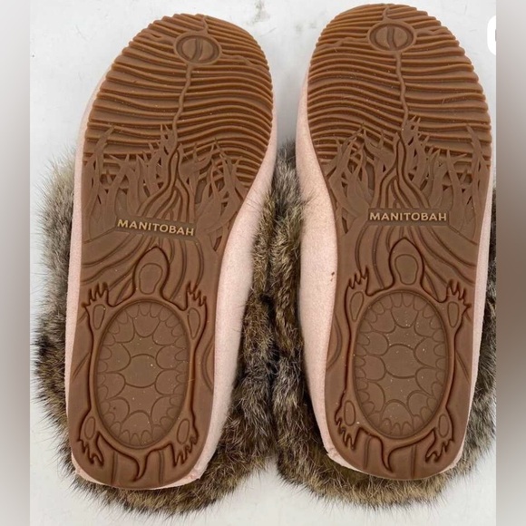 Manitobah Street Moccasin - Real Rabbit Fur NWOT - Picture 5 of 6